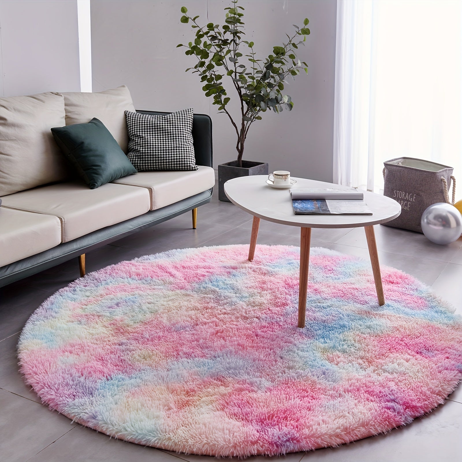 Area Rug – A Cozy Round Shaggy Rug Is Perfect for The Bedroom, While a Soft And Fluffy Round