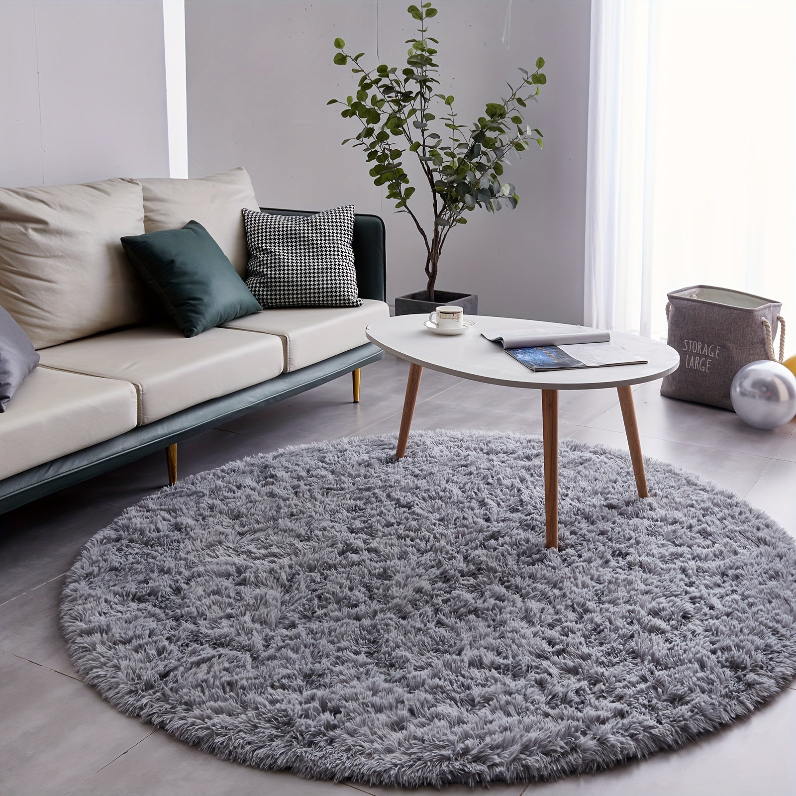 Area Rug – A Cozy Round Shaggy Rug Is Perfect for The Bedroom, While a Soft And Fluffy Round