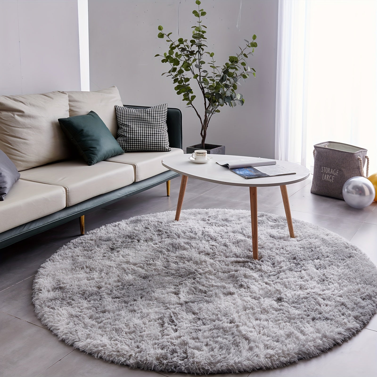 Area Rug – A Cozy Round Shaggy Rug Is Perfect for The Bedroom, While a Soft And Fluffy Round