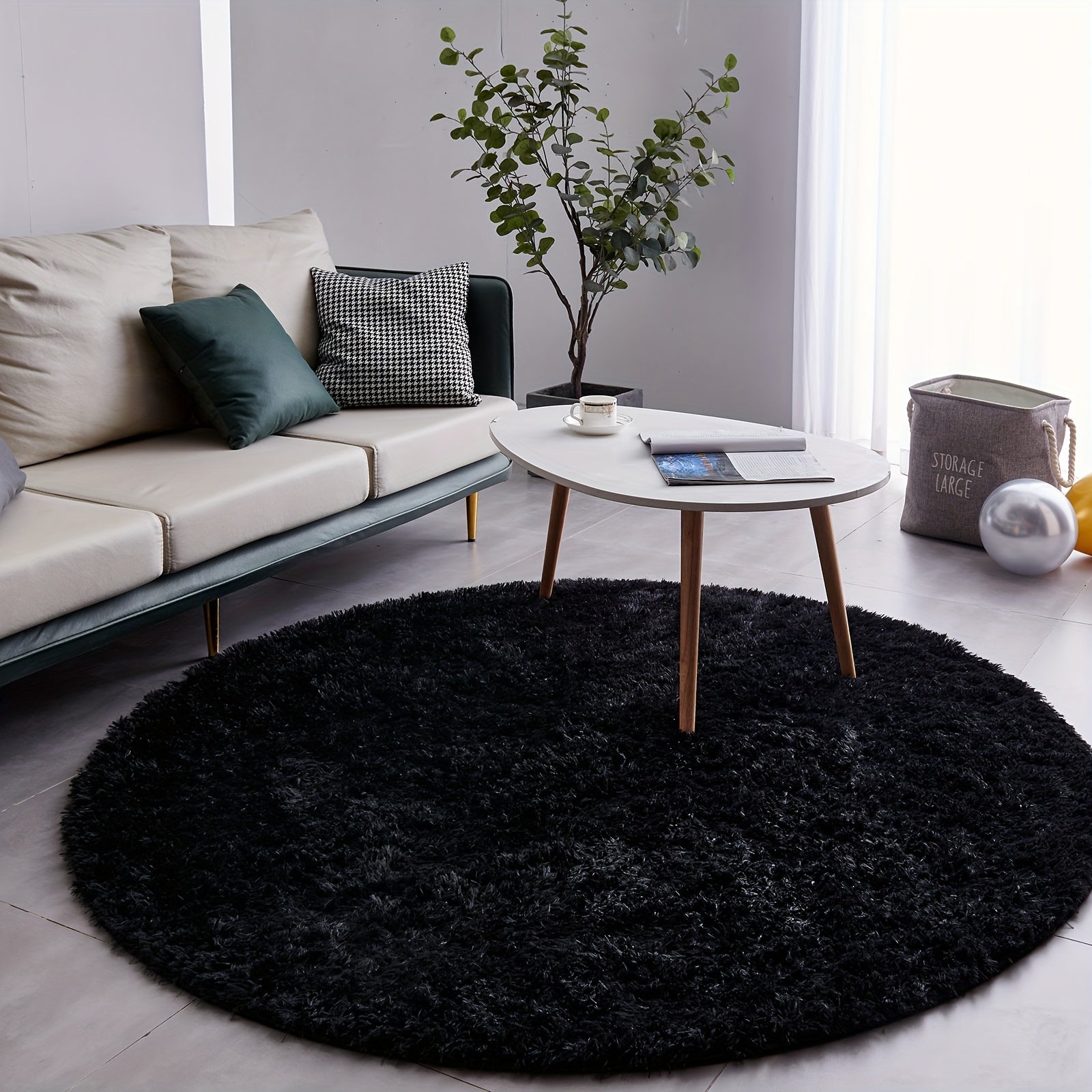 Area Rug – A Cozy Round Shaggy Rug Is Perfect for The Bedroom, While a Soft And Fluffy Round