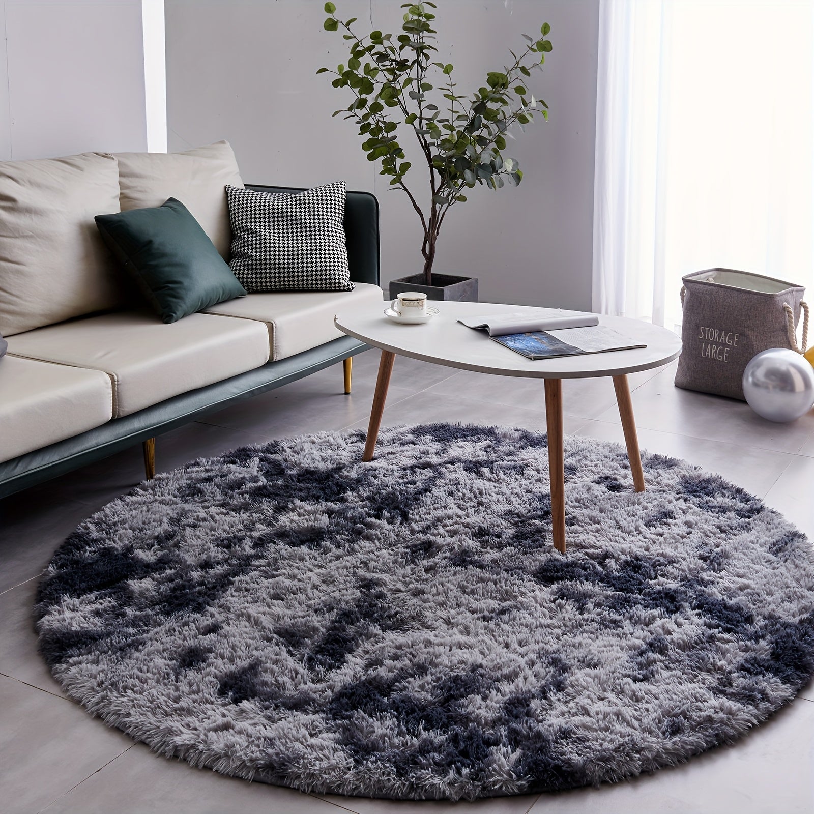 Area Rug – A Cozy Round Shaggy Rug Is Perfect for The Bedroom, While a Soft And Fluffy Round